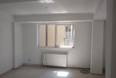 Apartament cu 2 camere decomandat în Mihai Bravu - 2