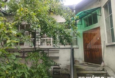 Casa+ teren central ,425 mp, Radauti - 1