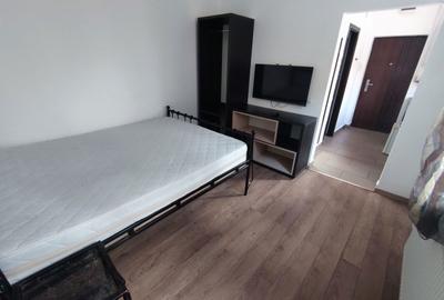 Garsonieră decomandată în Central