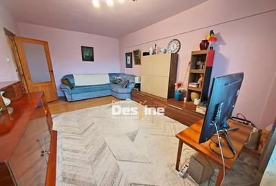 Apartament cu 4 camere decomandat, mobilat în Cug