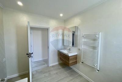 Casă cu 4 camere cu Canalizare în Exterior Vest - 23