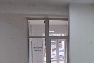 Spațiu comercial, de 30 mp, în Central - 3