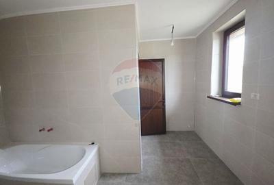 Casa cu livada si teren generos - Girov - 17