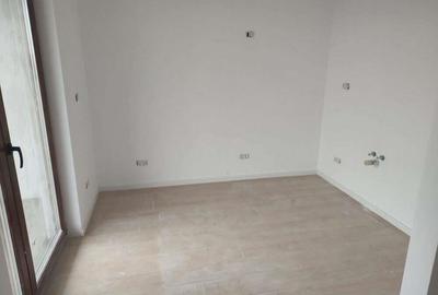 Casă cu 5 camere cu Teren 500 Mp în Sânandrei