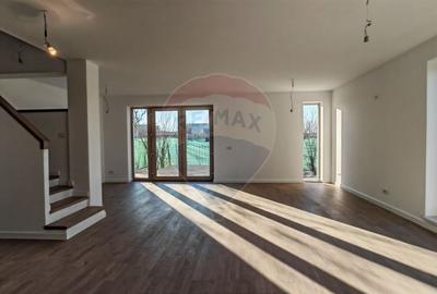 Duplex cu 4 camere cu Teren 250 Mp în Nord - 2