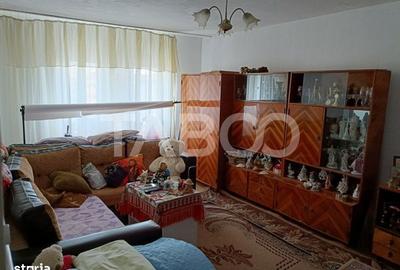Apartament cu 3 camere decomandat în Cetate - 2