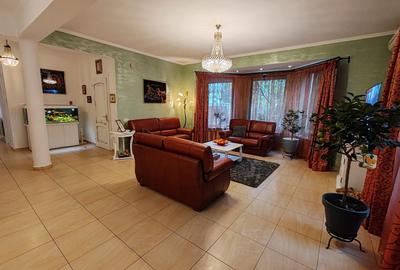 Casă individuală cu 6 camere cu Canalizare în Central - 2
