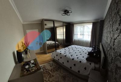 Apartament cu 3 camere semidecomandat, mobilat în Chinteni - 2