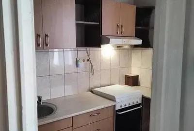 Garsonieră decomandată în UMT - 1