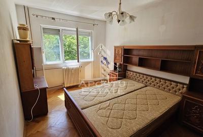 Apartament cu 3 camere, decomantat, etajul 2 , zona Spitalul Judetean - 4