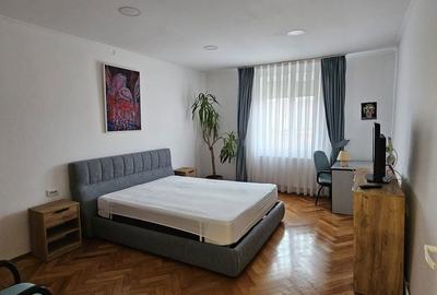 Apartament cu 3 camere în Orașul Nou