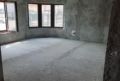 Casă cu 4 camere cu Teren 300 Mp în Căpățânești - 3