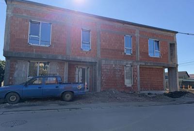 Casă cu 4 camere în Spitalul Județean - 2