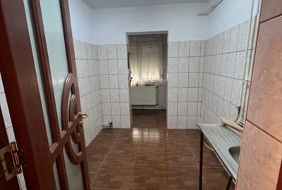 Etaj 2 - Apartament 2 camere decomandat - Dacia - liber - geam baie