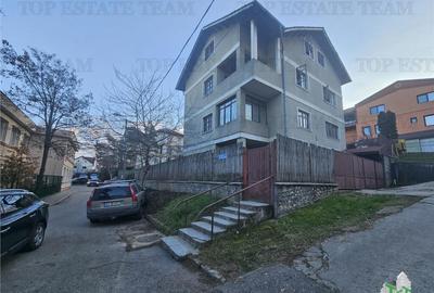 Vila spatioasa 11 camere la gri in centru Pitesti - 3