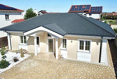 Casă cu 4 camere în Vladimirescu