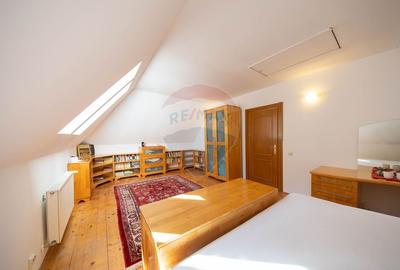 Vila cu 8 Camere, Sala de Fitness si Sauna in Moieciu Comision 0% - 25