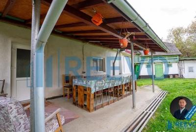 Casă cu 3 camere cu Teren 2270 Mp în Central - 2