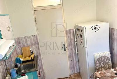Apartament cu 3 camere semidecomandat în Girocului - 9