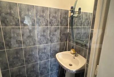 Apartament cu 4 camere semidecomandat în Central