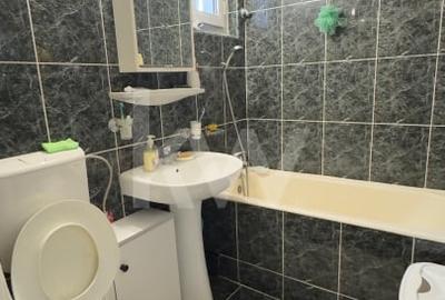 Apartament 3 camere de vanzare - Str. Dezrobirii, Craiova - 2