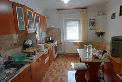 De vanzare 3 camere decomandate, etaj intermediar, 57.000 euro - 4
