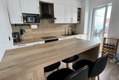 Apartament cu 3 camere semidecomandat, mobilat în Iris - 2