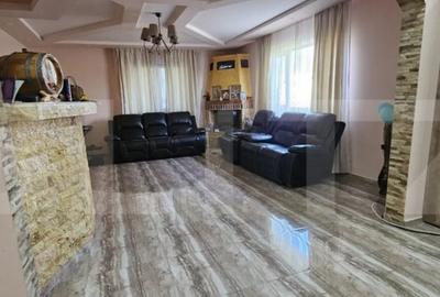 Casă cu 5 camere cu Teren 1300 Mp în Valea - 10