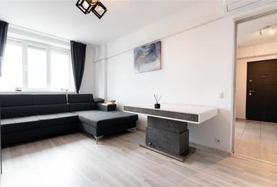 Apartament cu 4 camere decomandat în Nufărul