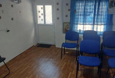 Spațiu comercial, de 30 mp, în Central - 4
