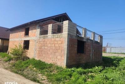 Casă cu 4 camere cu Teren 380 Mp în Central - 11