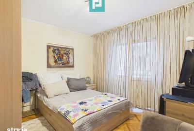 Apartament cu 3 camere decomandat în Central