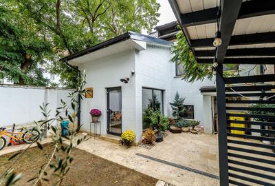 Apartament cu 3 camere decomandat, mobilat în Ultracentral