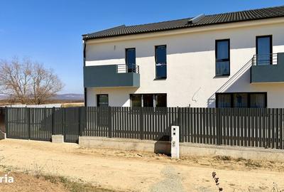 Casă cu 4 camere cu Teren 300 Mp în Central