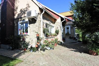 Calea Moldovei - vila deosebita - teren 3.000 mp + anexa-casa de locuit - 2