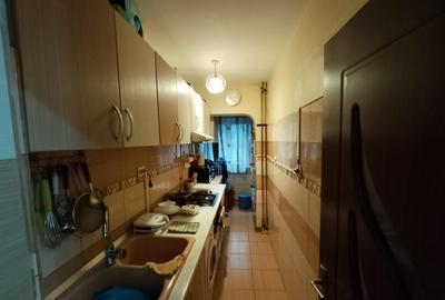 Garsonieră decomandată în Baza 3