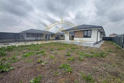 Casă cu 3 camere cu Canalizare în Balotești - 5