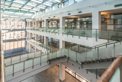 Spațiu comercial, de 1,500 mp, în Central - 5