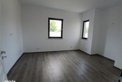 Casă cu 4 camere în Ostratu - 4