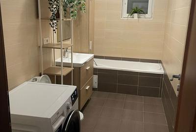 Apartament cu 3 camere decomandat în Apărătorii Patriei - 6