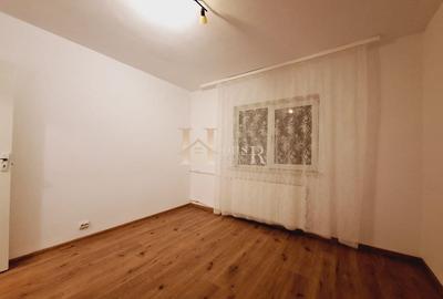 Zona Lipovei. Etaj 3. Decomandat. - 2