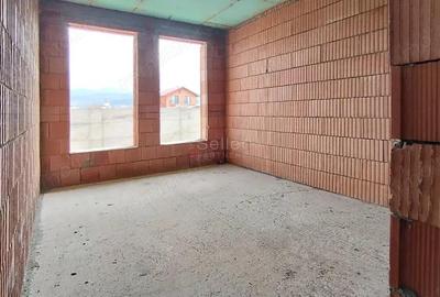 Imobil La Rosu- Zona Cristian - 2