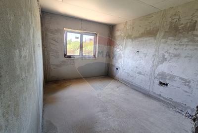 Casă cu 4 camere cu Teren 500 Mp în Tăuții de Sus - 5