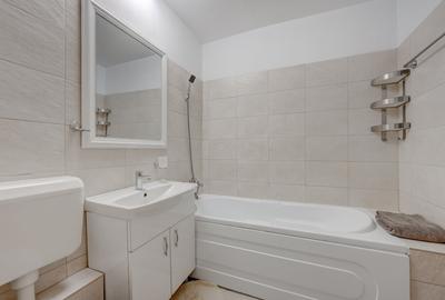 Apartament cu 3 camere semidecomandat, mobilat în 1 Mai - 9