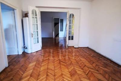 Apartament cu 4 camere circular în Central - 2
