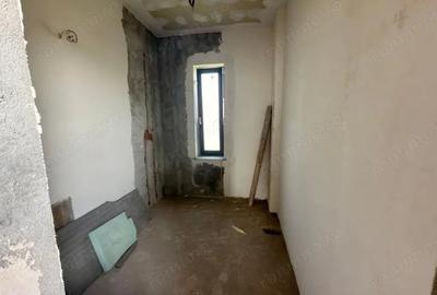 Casă cu Teren 380 Mp în Central - 9