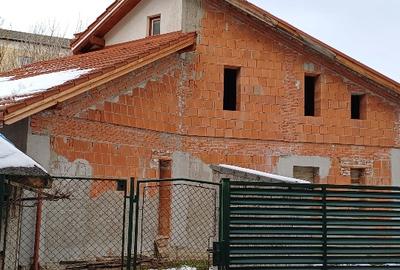 Casă individuală cu 4 camere cu Teren 410 Mp în Complex Studențesc - 1