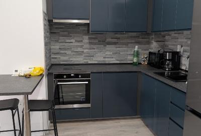 Apartament cu 2 camere semidecomandat, mobilat în Tractorul - 2