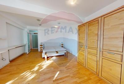 Cladire generoasa si versatila, cu destinatie medicala si comerciala - 13