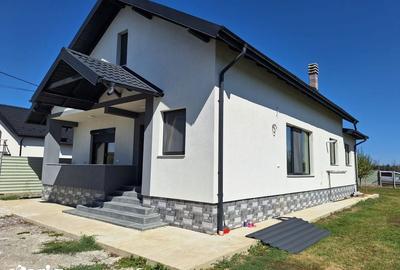 Casă cu 3 camere cu Teren 500 Mp în Căteasca - 9